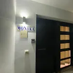 Monika Playa Macenas *