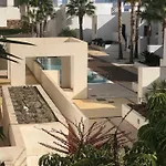 Monika Playa Macenas *